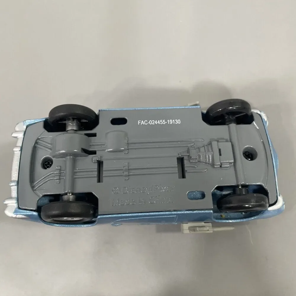 Disney Cars Finn McMissile Silver Secret Agent Spy Mattel Diecast Loose 1:55